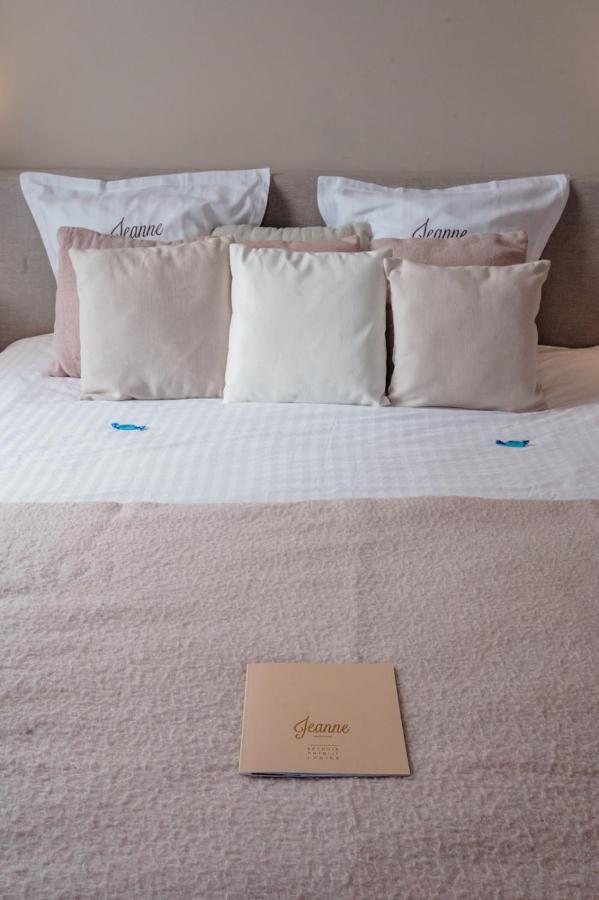 Jeanne Bed & Breakfast นิวว์ปอร์ท ภายนอก รูปภาพ