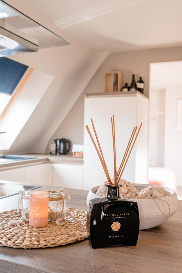 Jeanne Bed & Breakfast นิวว์ปอร์ท ภายนอก รูปภาพ