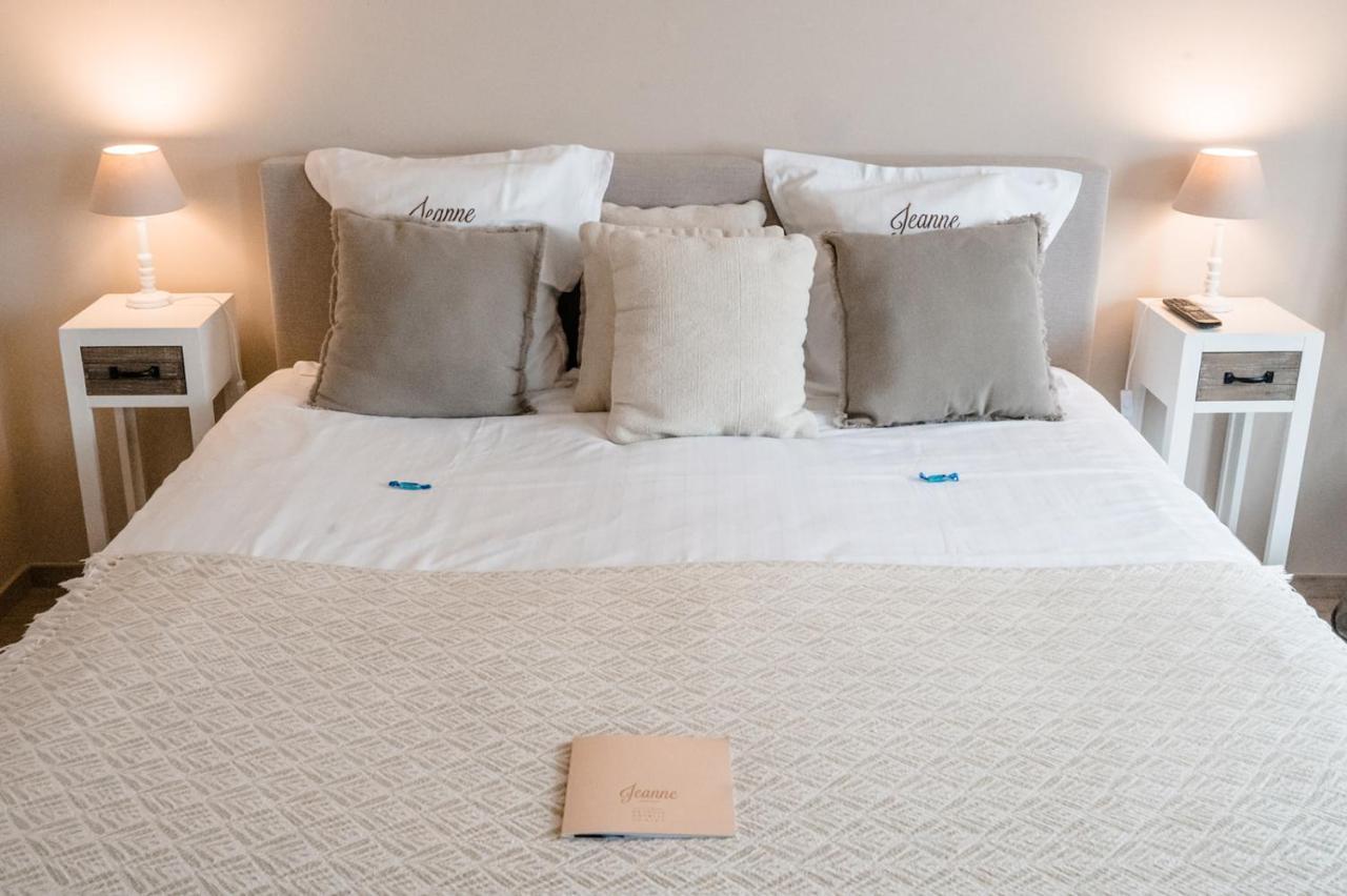 Jeanne Bed & Breakfast นิวว์ปอร์ท ภายนอก รูปภาพ