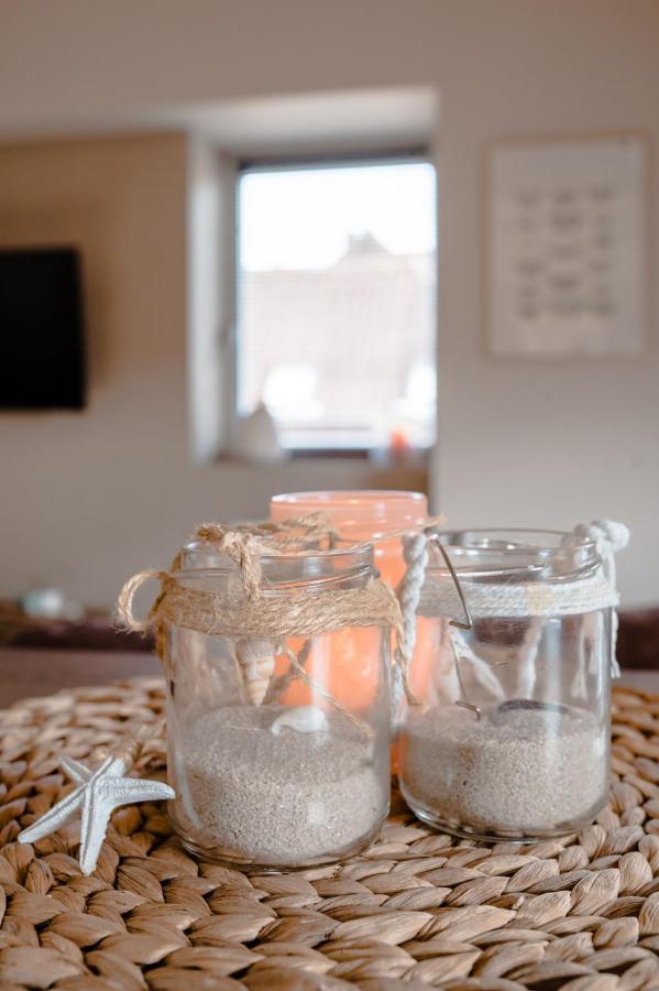 Jeanne Bed & Breakfast นิวว์ปอร์ท ภายนอก รูปภาพ