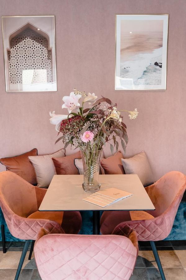 Jeanne Bed & Breakfast นิวว์ปอร์ท ภายนอก รูปภาพ